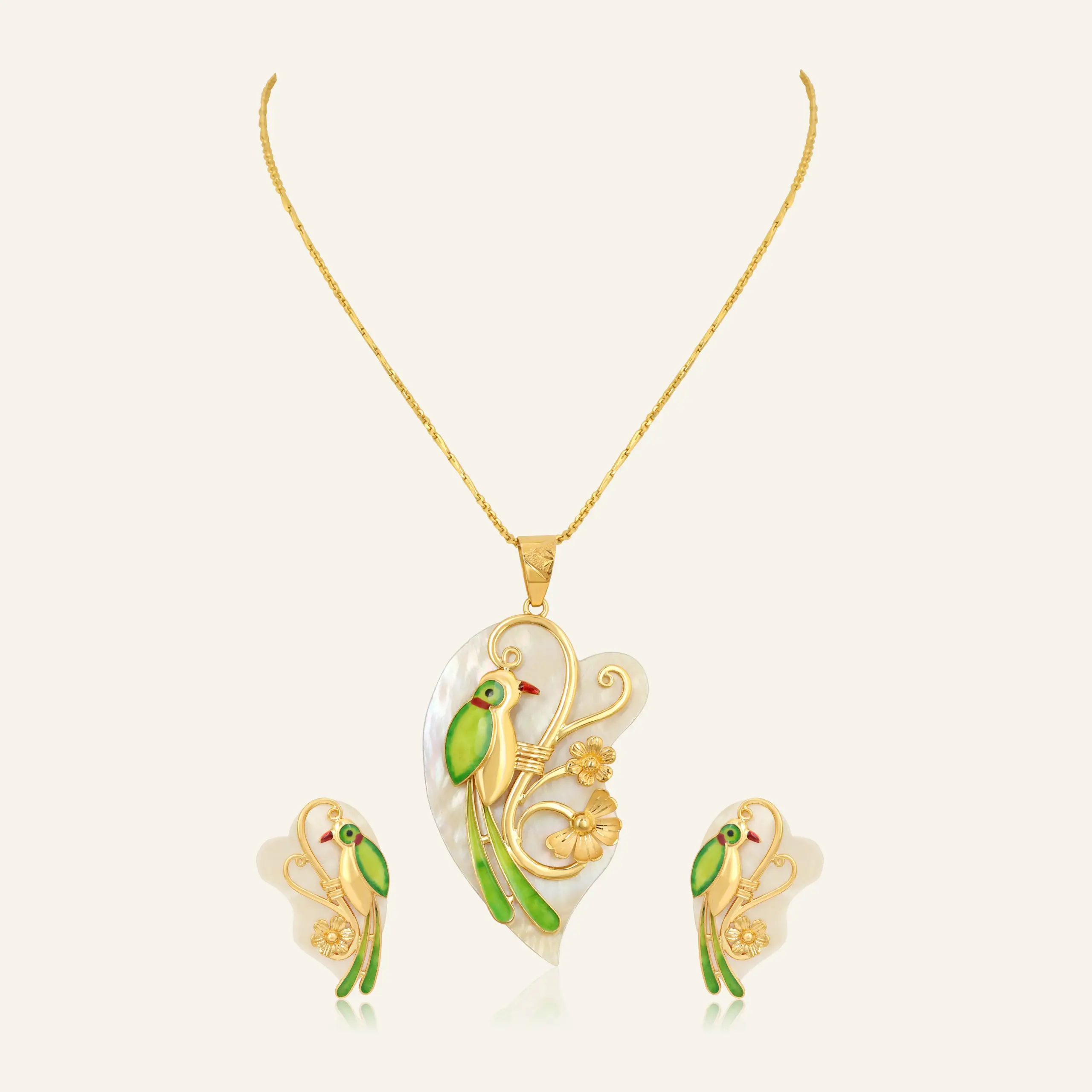 Tia Shell Pendant Set
